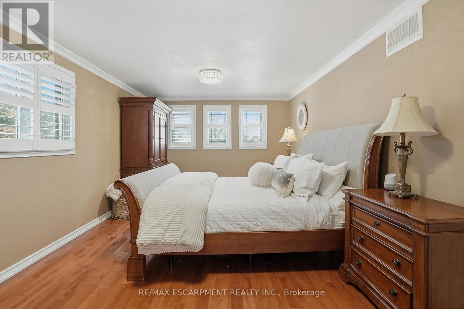 9 Stone Gate Drive, Grimsby, Ontario  L3M 5C6 - Photo 25 - X12743740