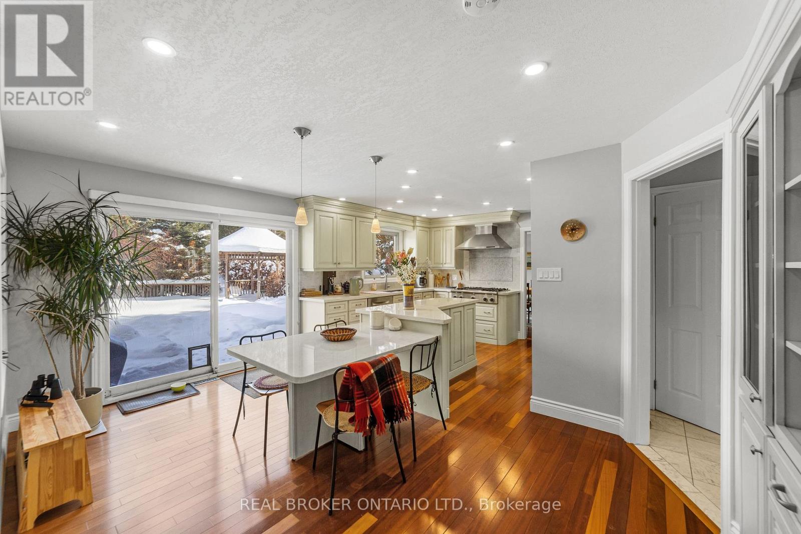 7 Templer Drive, Hamilton, Ontario  L9G 3X7 - Photo 6 - X12743754