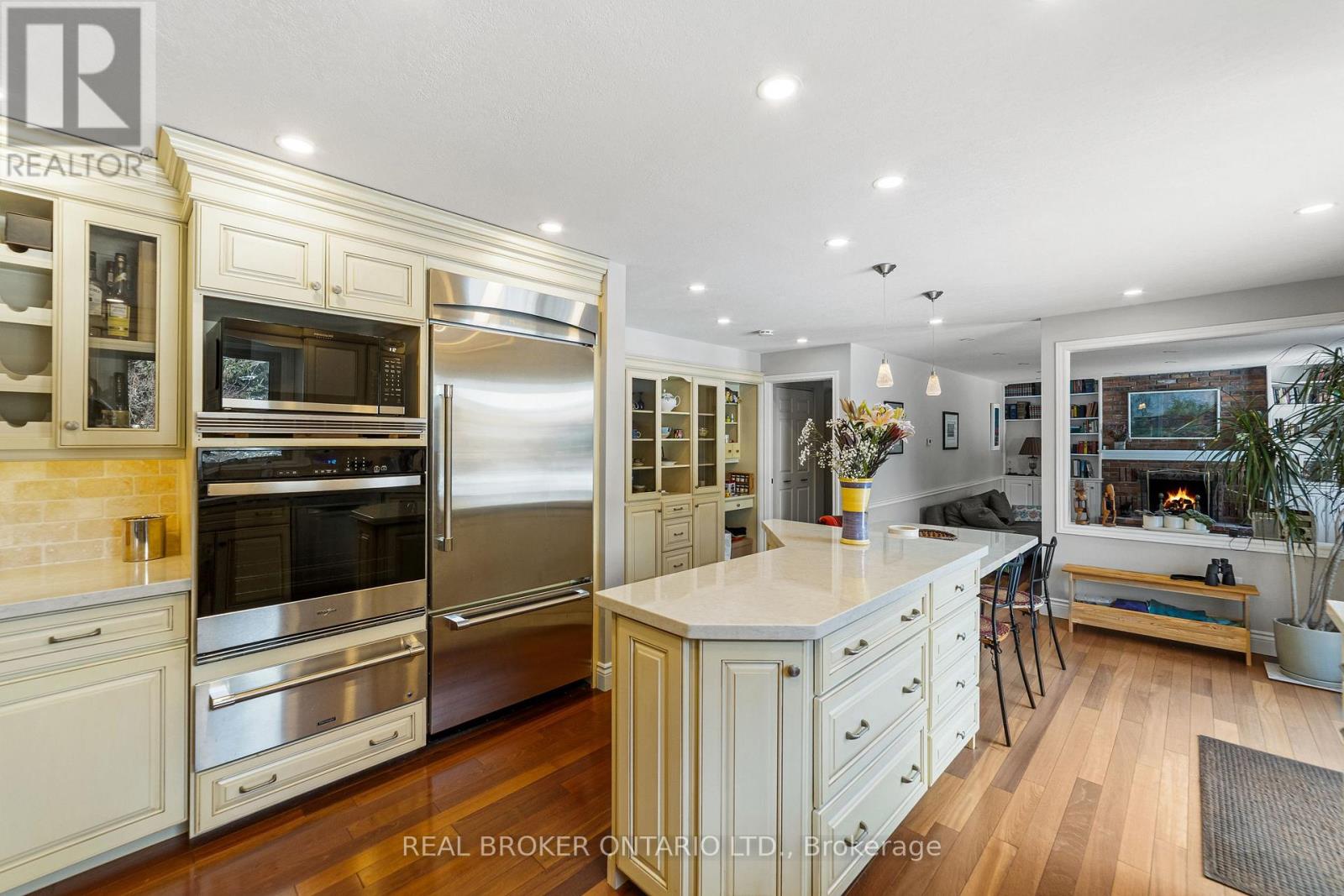 7 Templer Drive, Hamilton, Ontario  L9G 3X7 - Photo 7 - X12743754