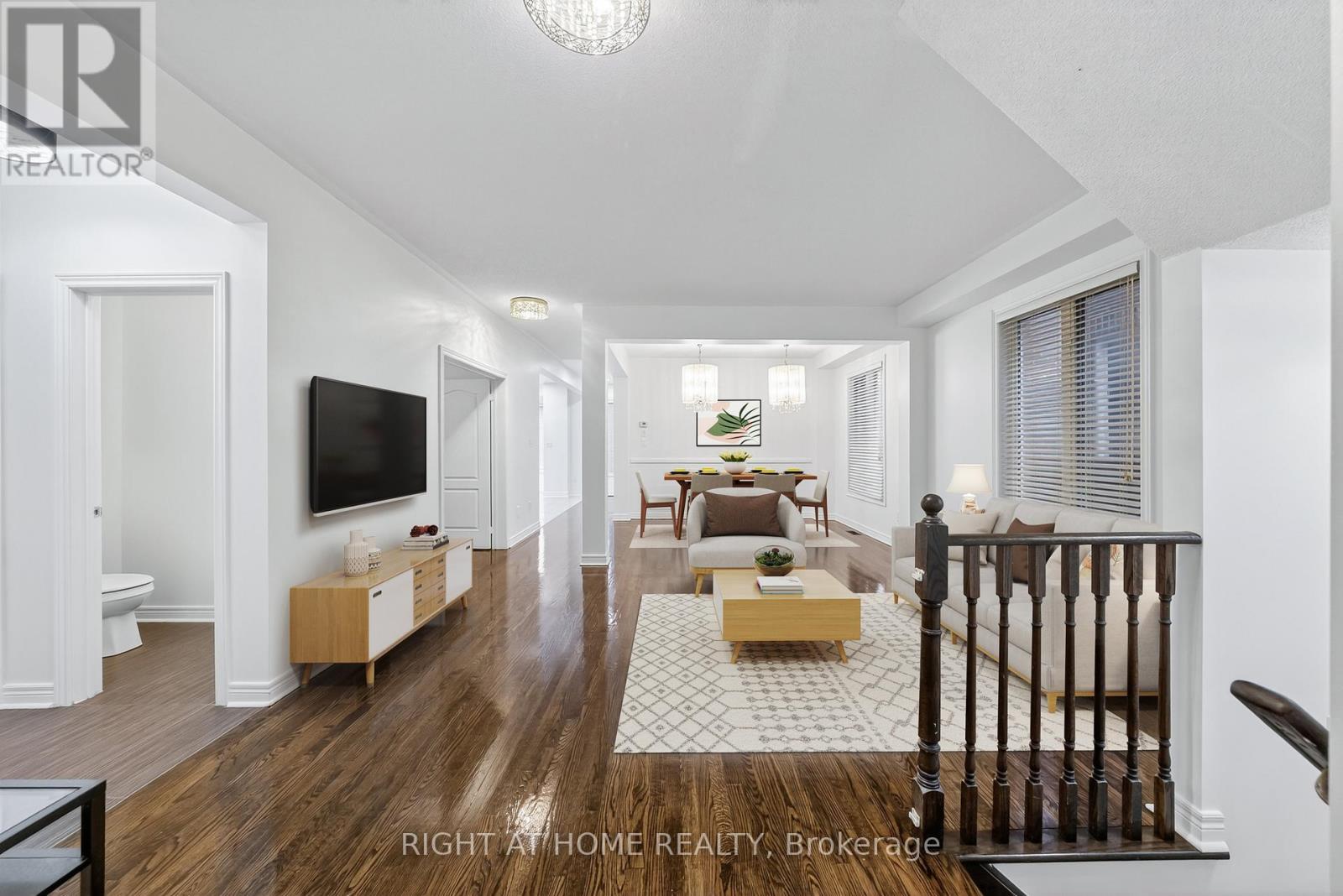 193 Blue Dasher Boulevard, Bradford West Gwillimbury, Ontario  L3Z 0H3 - Photo 3 - N12497802