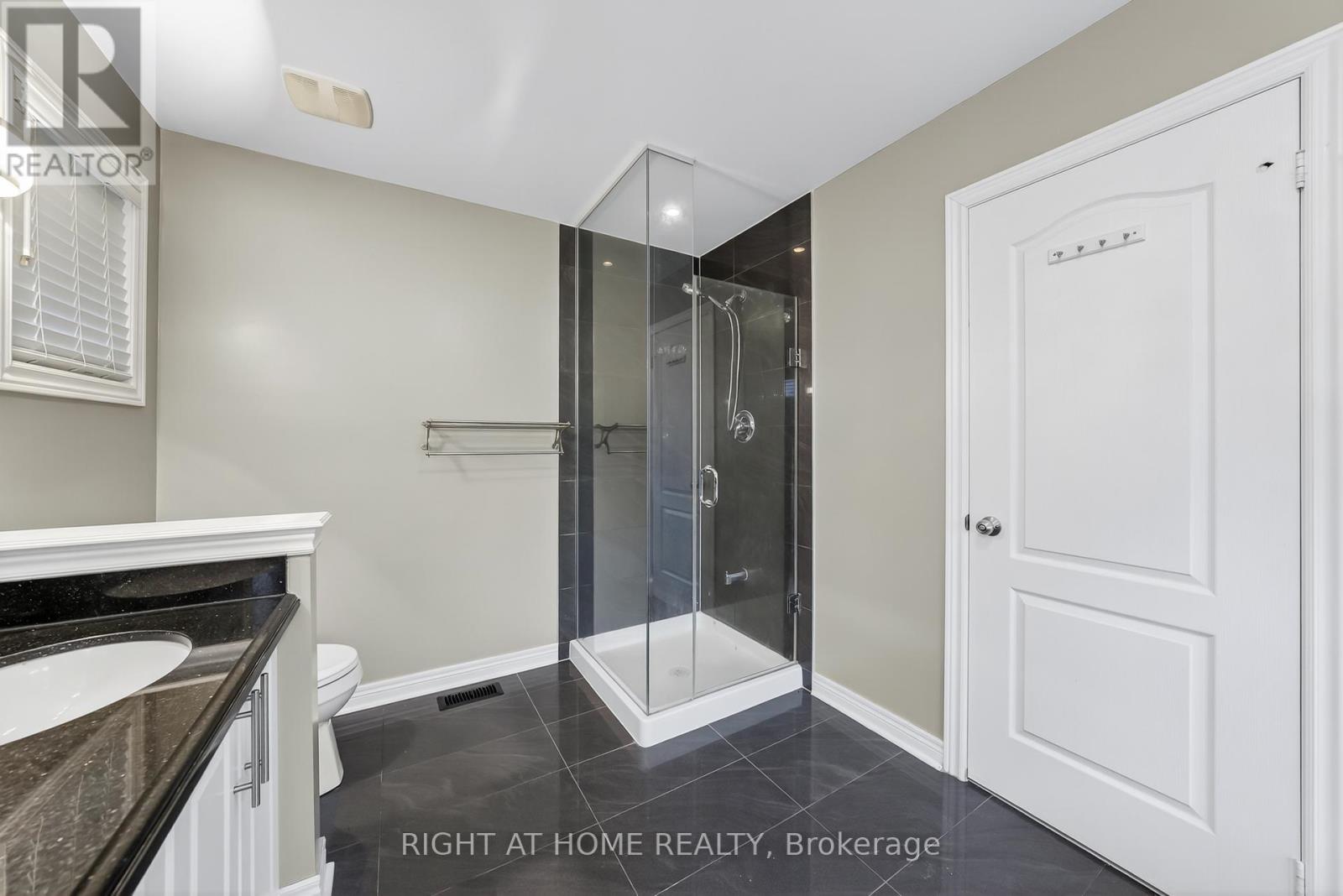 193 Blue Dasher Boulevard, Bradford West Gwillimbury, Ontario  L3Z 0H3 - Photo 38 - N12497802