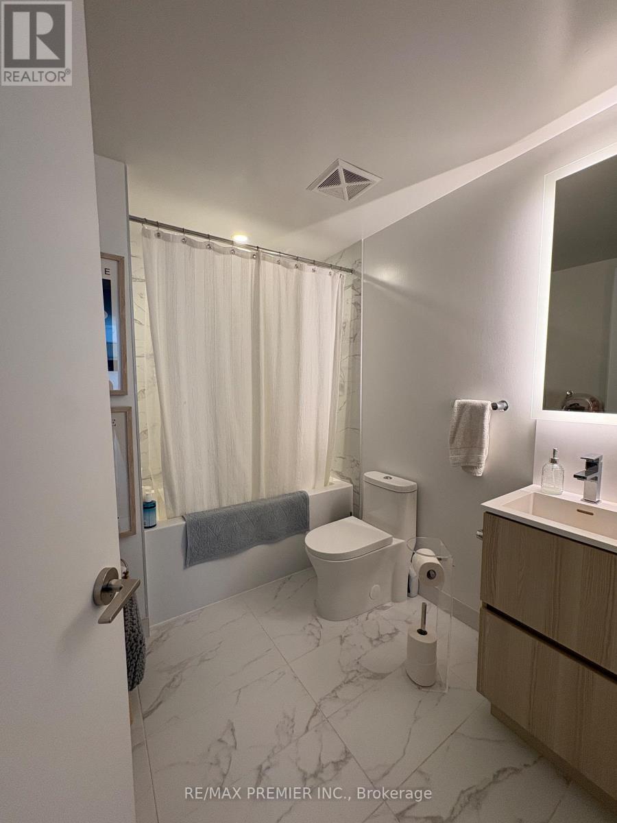 301 - 251 Mansory Way, Mississauga, Ontario  L5H 0B3 - Photo 6 - W12742252