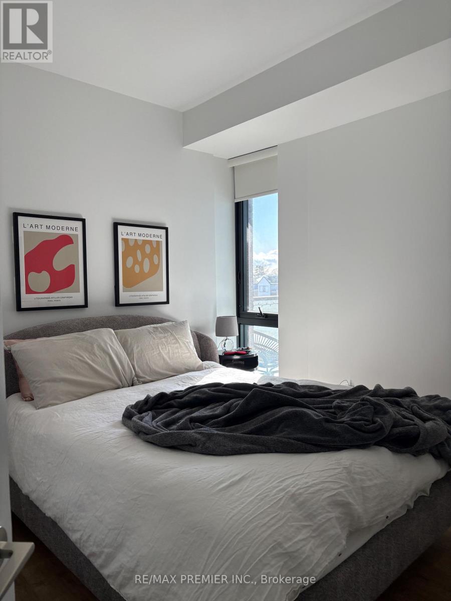 301 - 251 Mansory Way, Mississauga, Ontario  L5H 0B3 - Photo 9 - W12742252