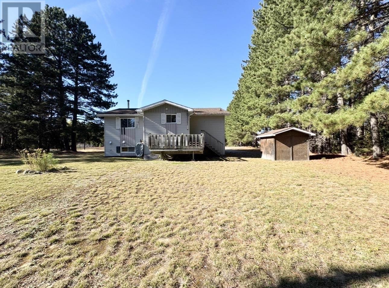 50 Russell Ave, Gogama, Ontario  P0M 1W0 - Photo 4 - SM260204