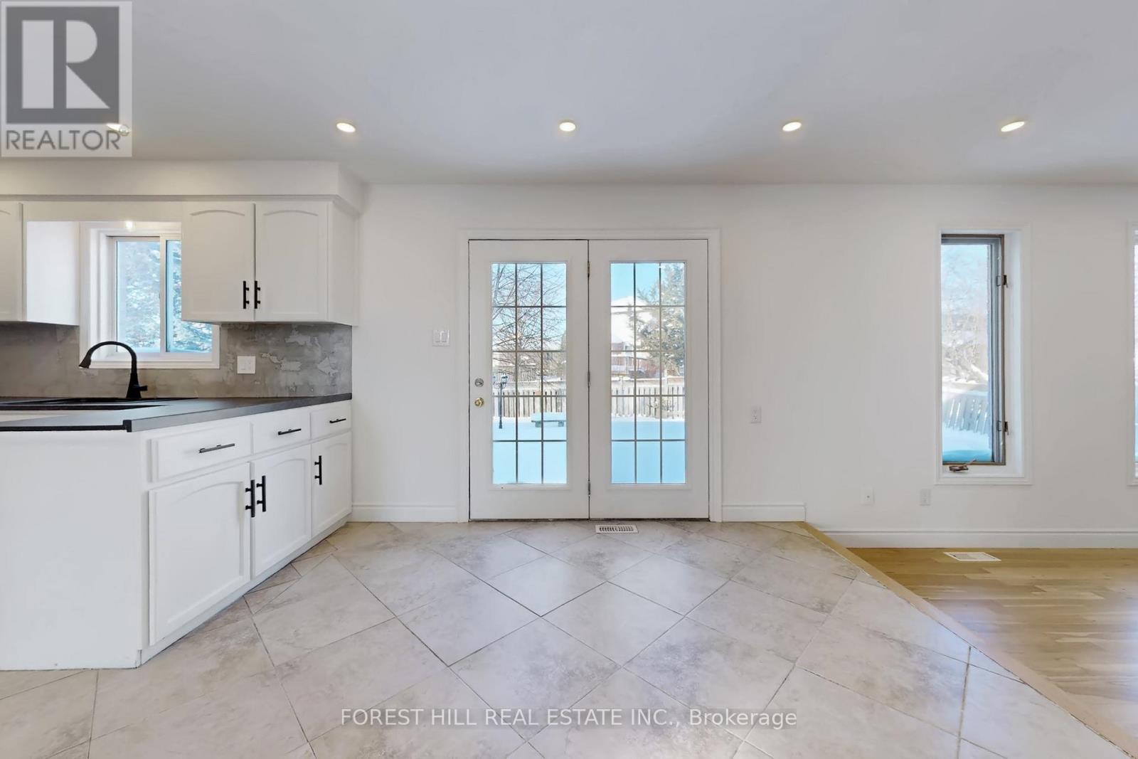 683 Willow Road, Guelph, Ontario  N1H 8K2 - Photo 12 - X12743652