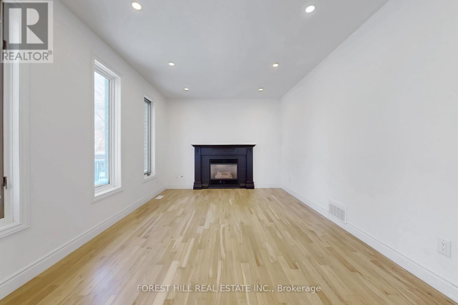 683 Willow Road, Guelph, Ontario  N1H 8K2 - Photo 5 - X12743652