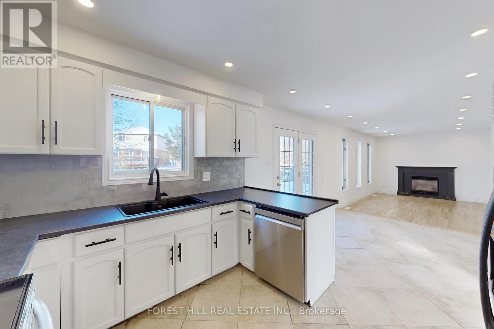 683 Willow Road, Guelph, Ontario  N1H 8K2 - Photo 9 - X12743652