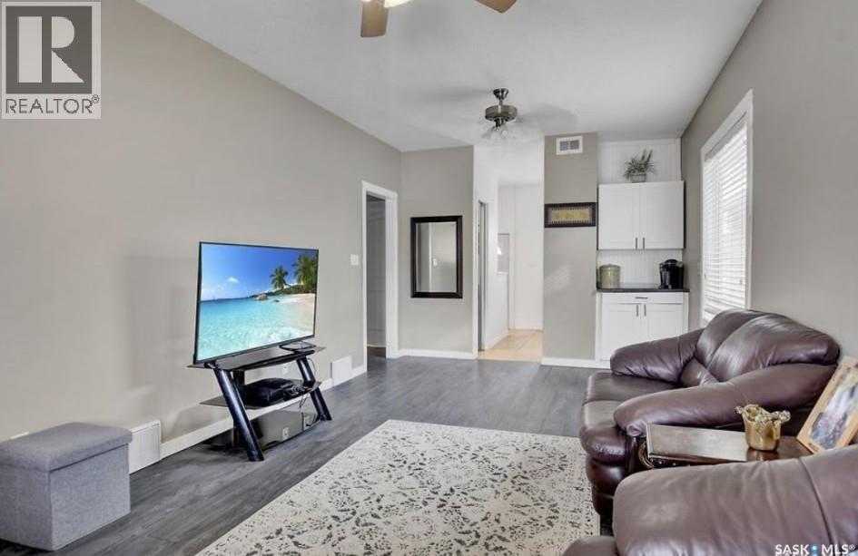 1565 Rae Street, Regina, Saskatchewan  S4T 2C8 - Photo 5 - SK027628