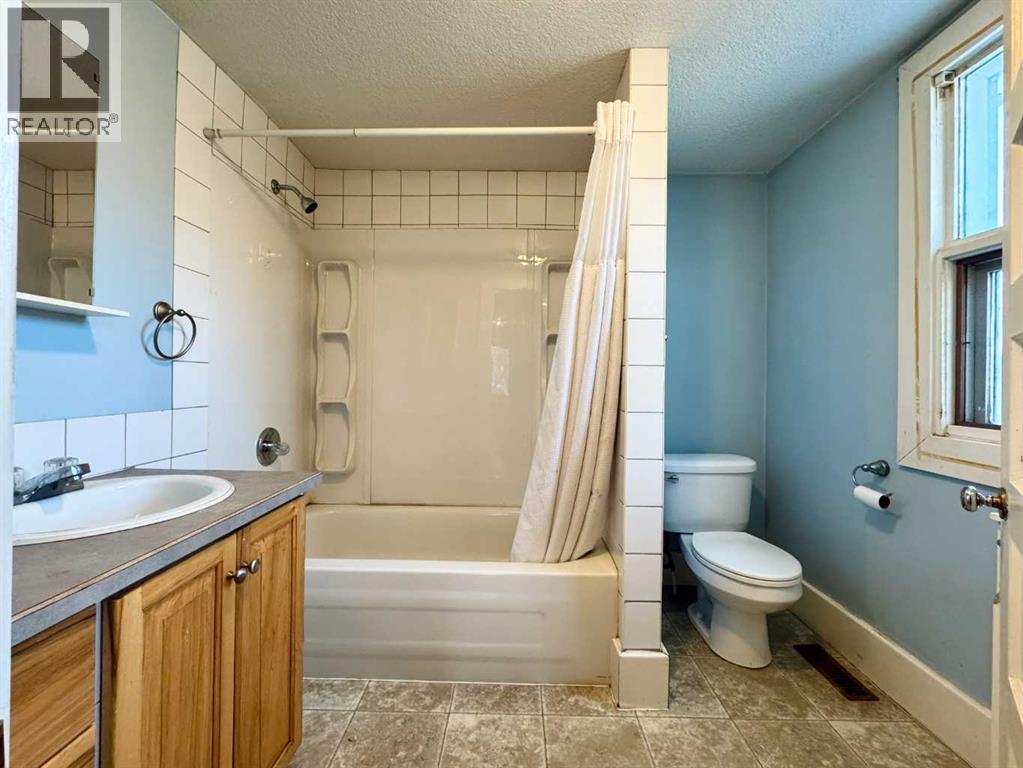 718 10 Street S, Lethbridge, Alberta  T1J 2N2 - Photo 15 - A2281857