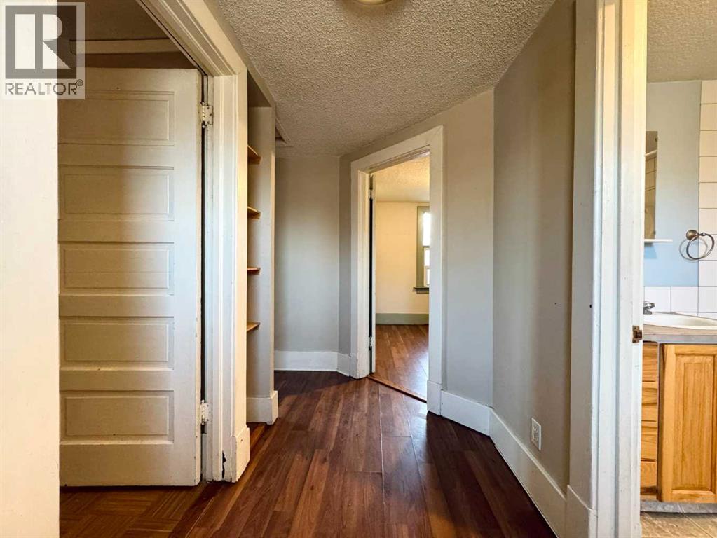 718 10 Street S, Lethbridge, Alberta  T1J 2N2 - Photo 14 - A2281857