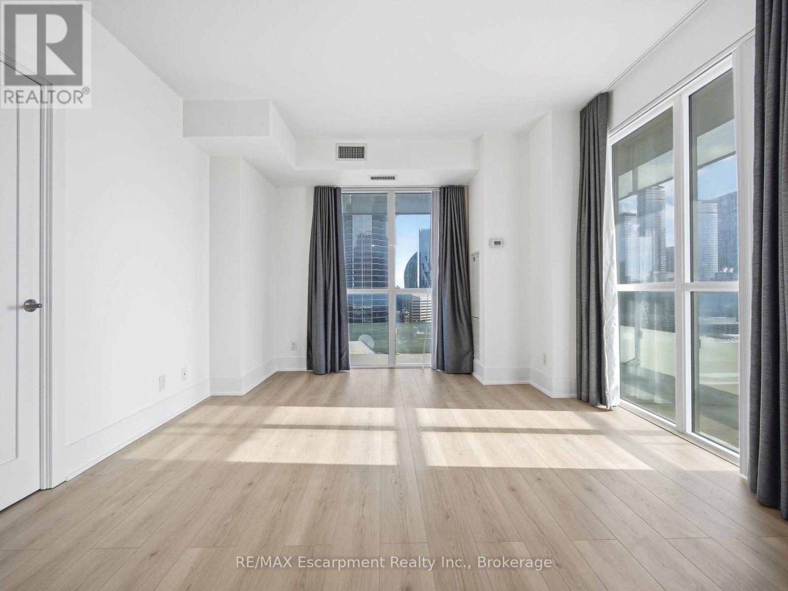 2611 - 300 Front Street W, Toronto, Ontario  M5V 0E9 - Photo 11 - C12743922