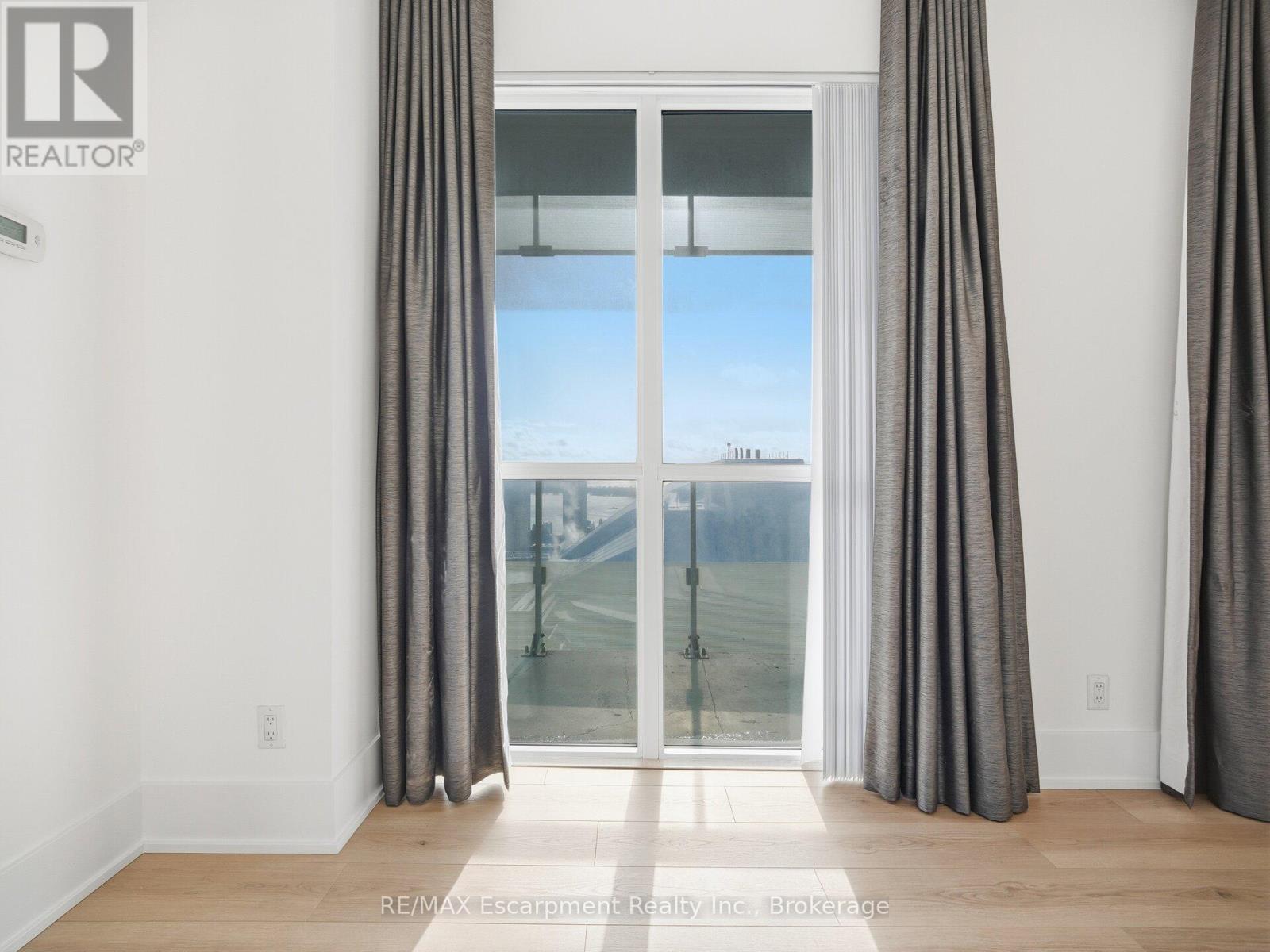 2611 - 300 Front Street W, Toronto, Ontario  M5V 0E9 - Photo 15 - C12743922