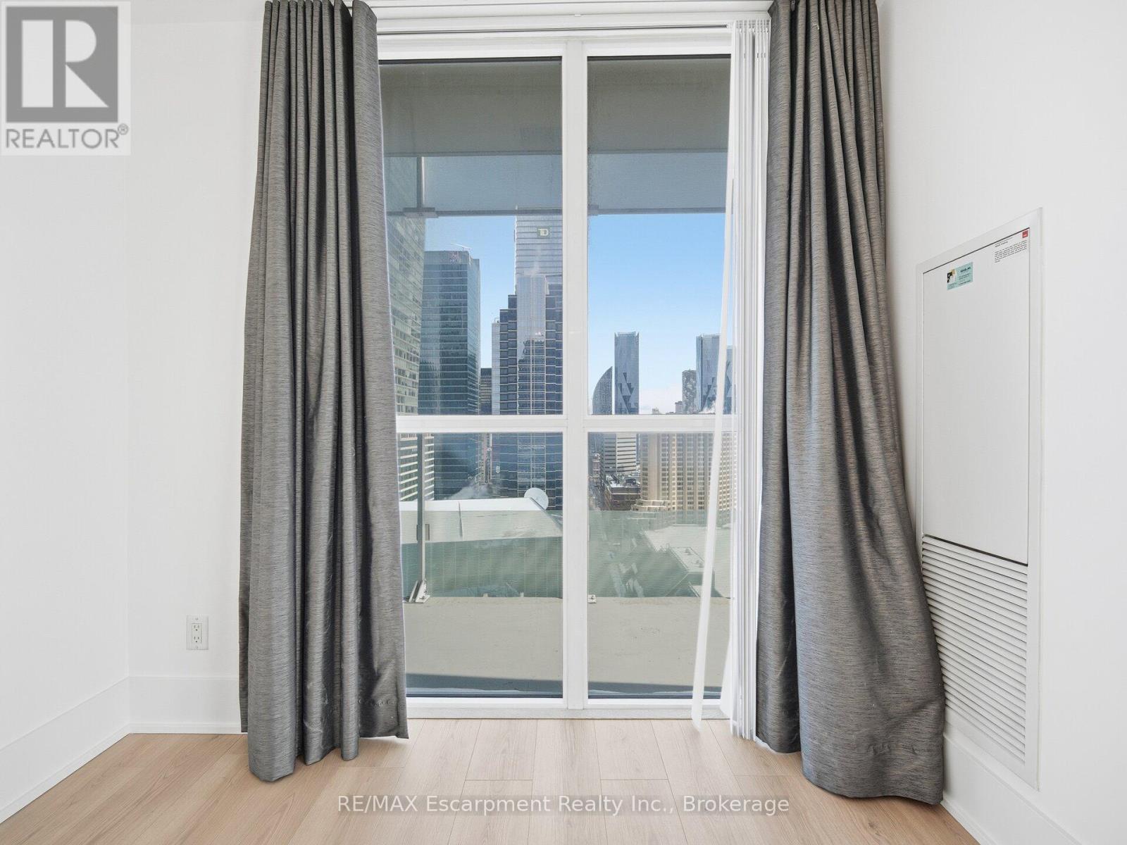 2611 - 300 Front Street W, Toronto, Ontario  M5V 0E9 - Photo 14 - C12743922