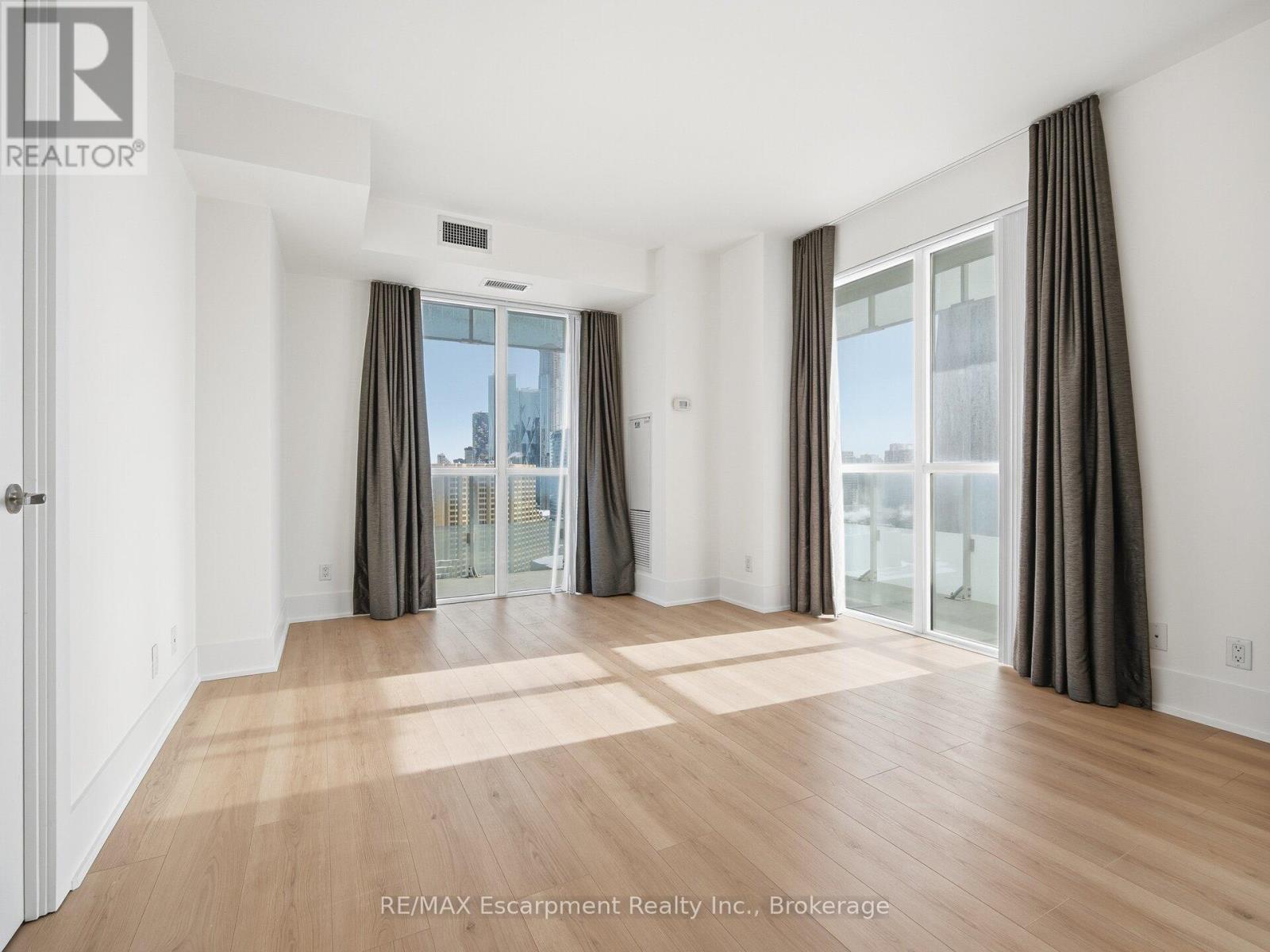 2611 - 300 Front Street W, Toronto, Ontario  M5V 0E9 - Photo 13 - C12743922