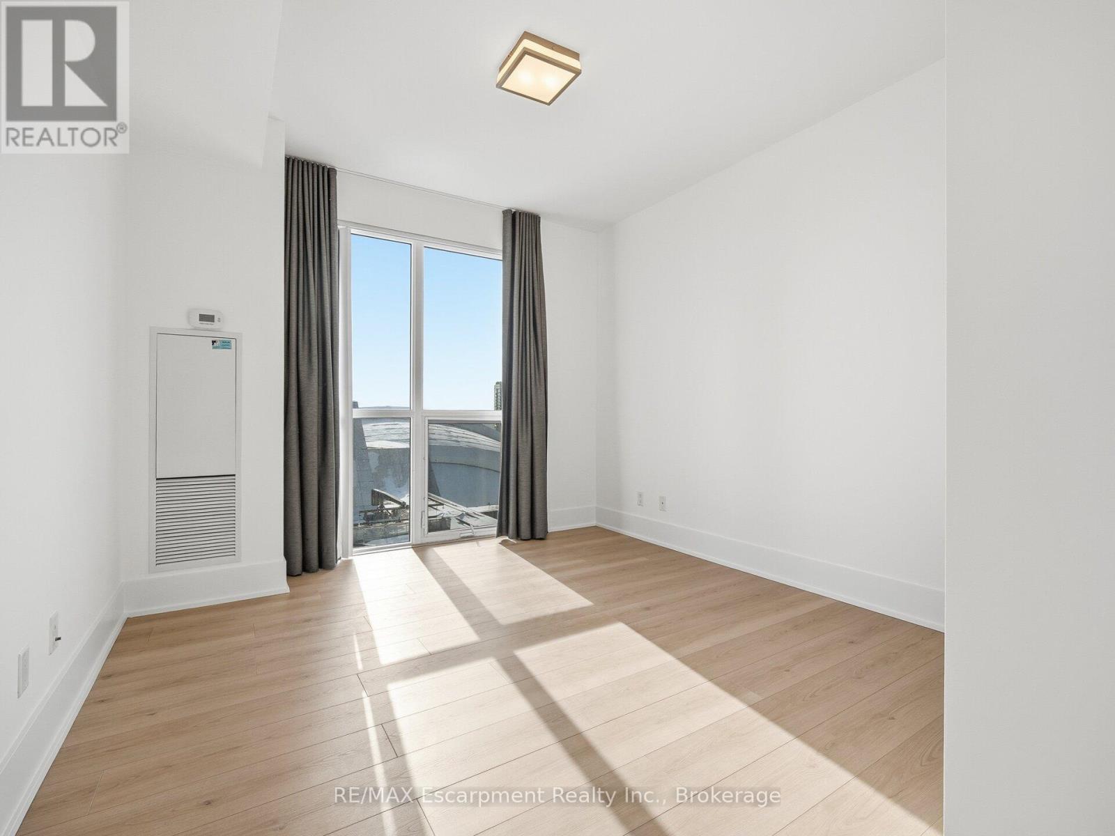 2611 - 300 Front Street W, Toronto, Ontario  M5V 0E9 - Photo 25 - C12743922