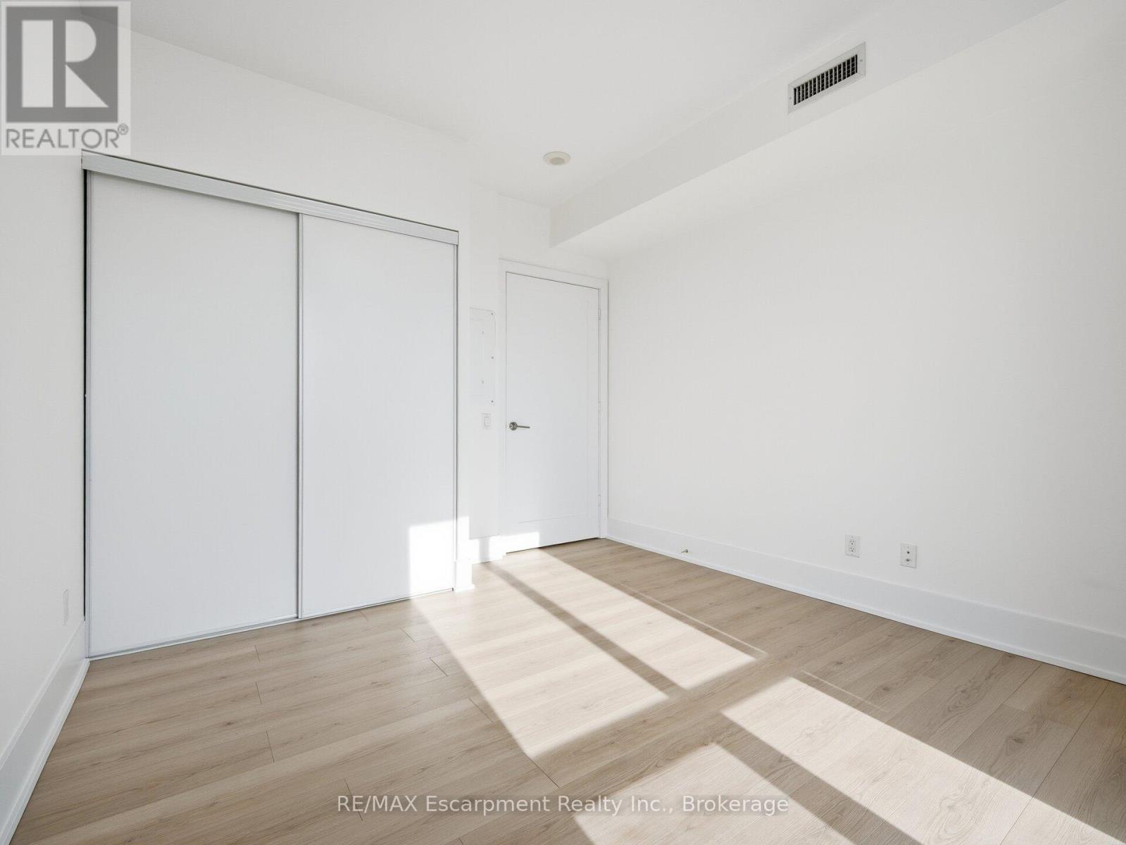 2611 - 300 Front Street W, Toronto, Ontario  M5V 0E9 - Photo 26 - C12743922