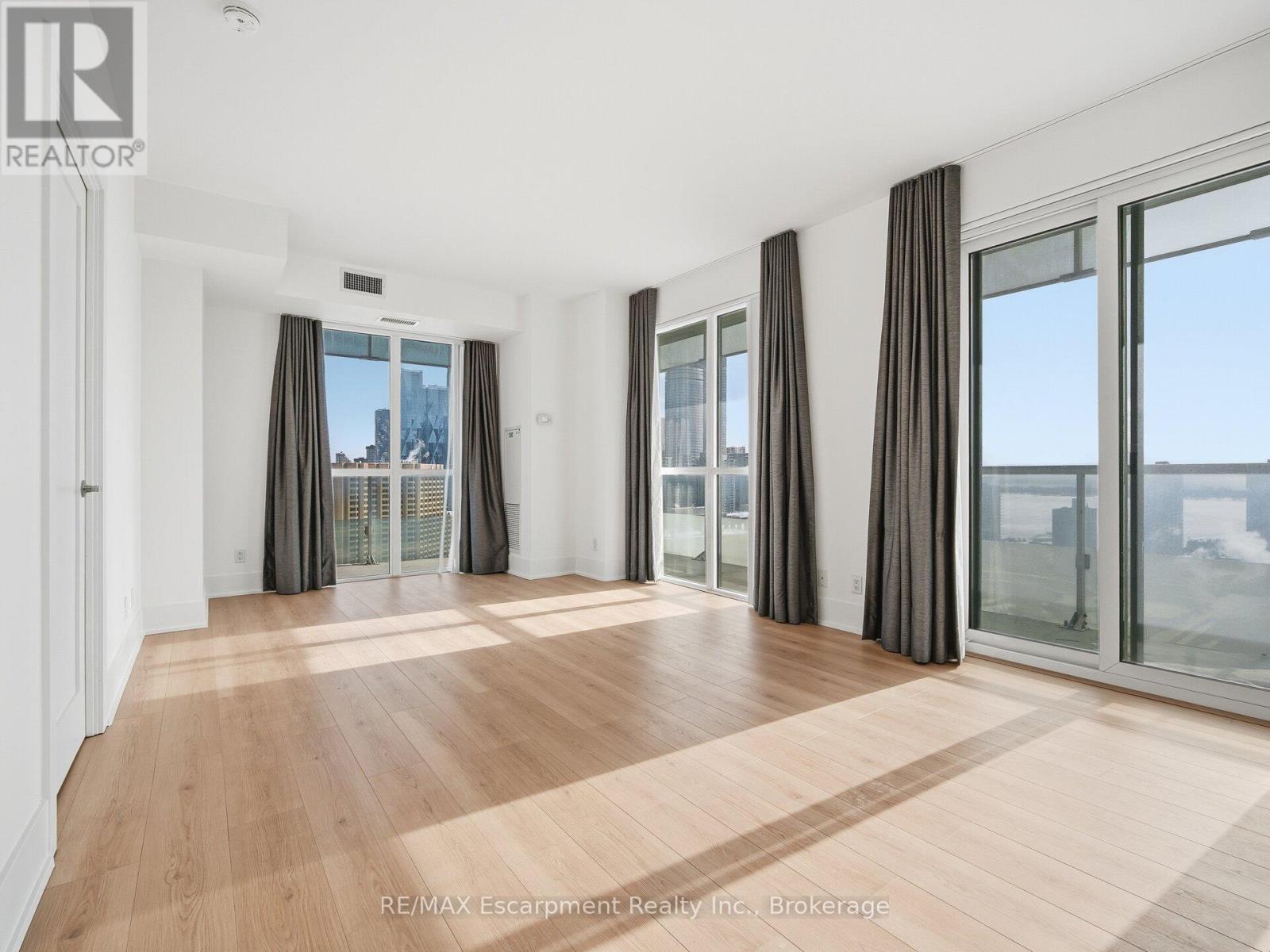 2611 - 300 Front Street W, Toronto, Ontario  M5V 0E9 - Photo 9 - C12743922