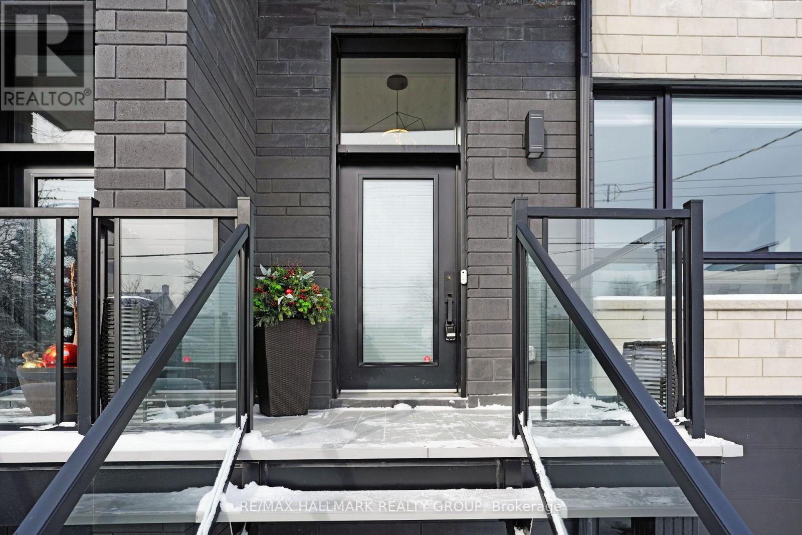 2167 Rice Avenue, Ottawa, Ontario K2A 0C5 - Photo 2 - X12743868