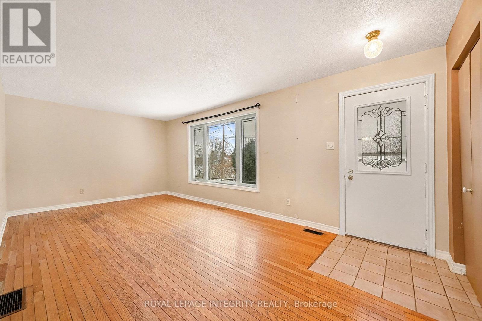 1160 Barnett Drive, Ottawa, Ontario K4C 1C7 - Photo 9 - X12743874