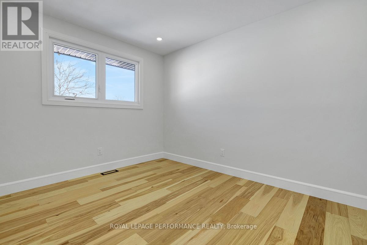 52 Glenridge Road, Ottawa, Ontario K2G 2Z7 - Photo 13 - X12743876