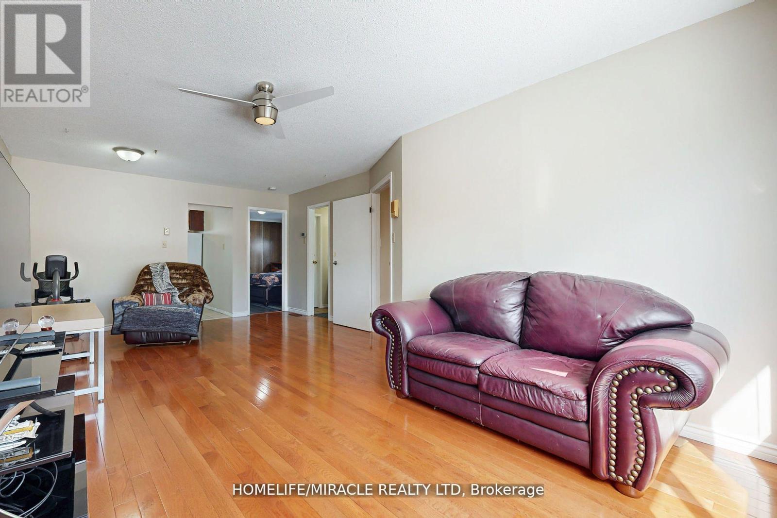 33 Quarry Drive, Orangeville, Ontario  L9W 3S6 - Photo 12 - W12405133