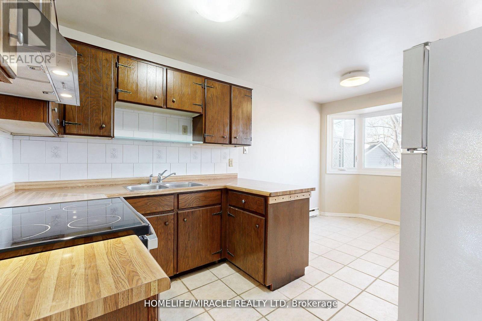 33 Quarry Drive, Orangeville, Ontario  L9W 3S6 - Photo 14 - W12405133