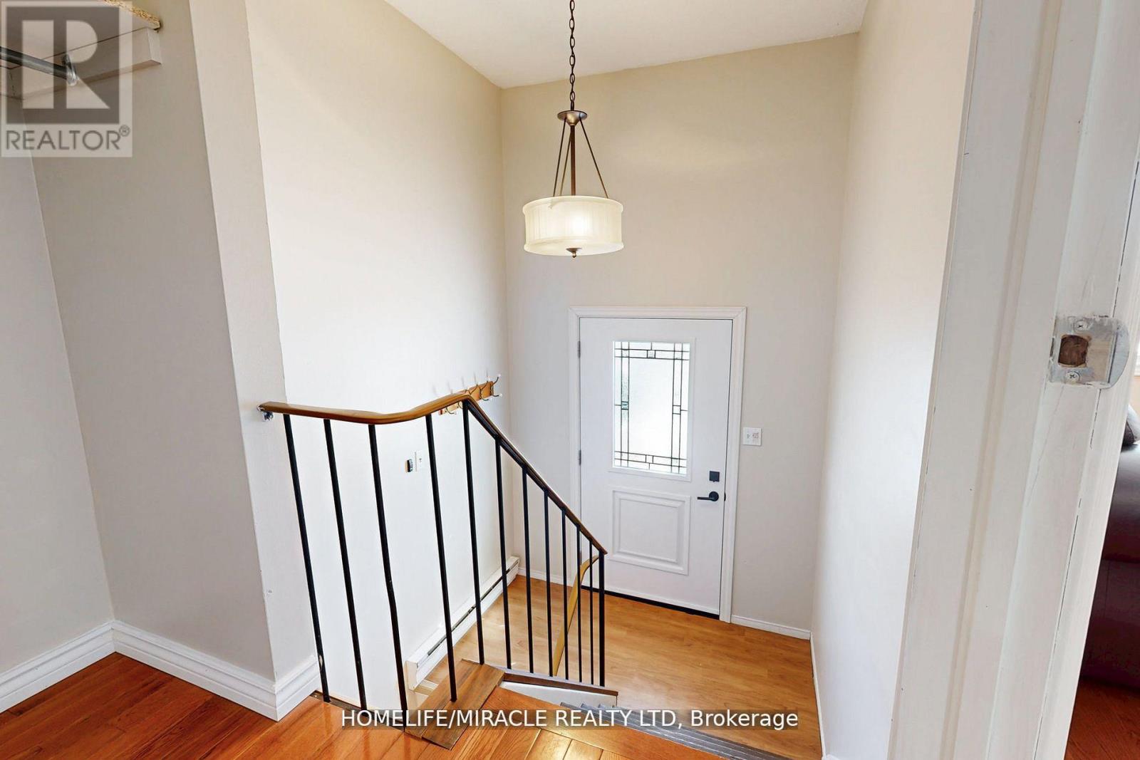 33 Quarry Drive, Orangeville, Ontario  L9W 3S6 - Photo 8 - W12405133