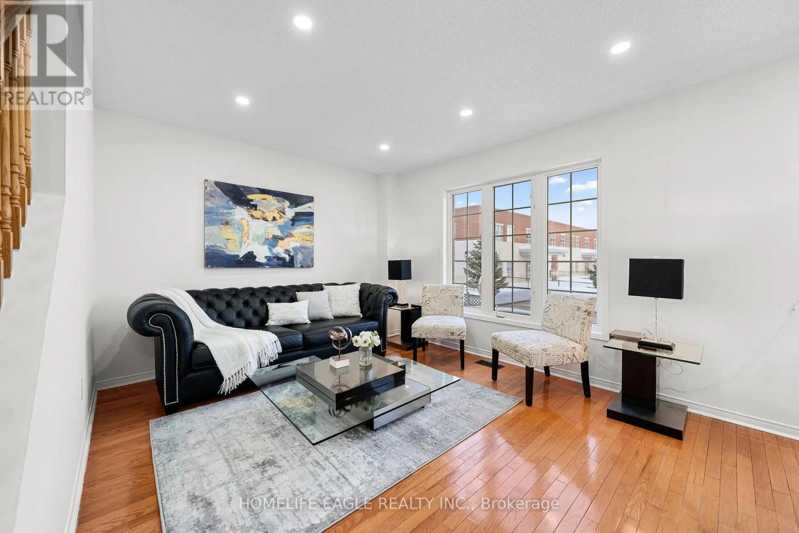 24 Ridgefield Court, Brampton, Ontario  L6P 1B4 - Photo 5 - W12740430