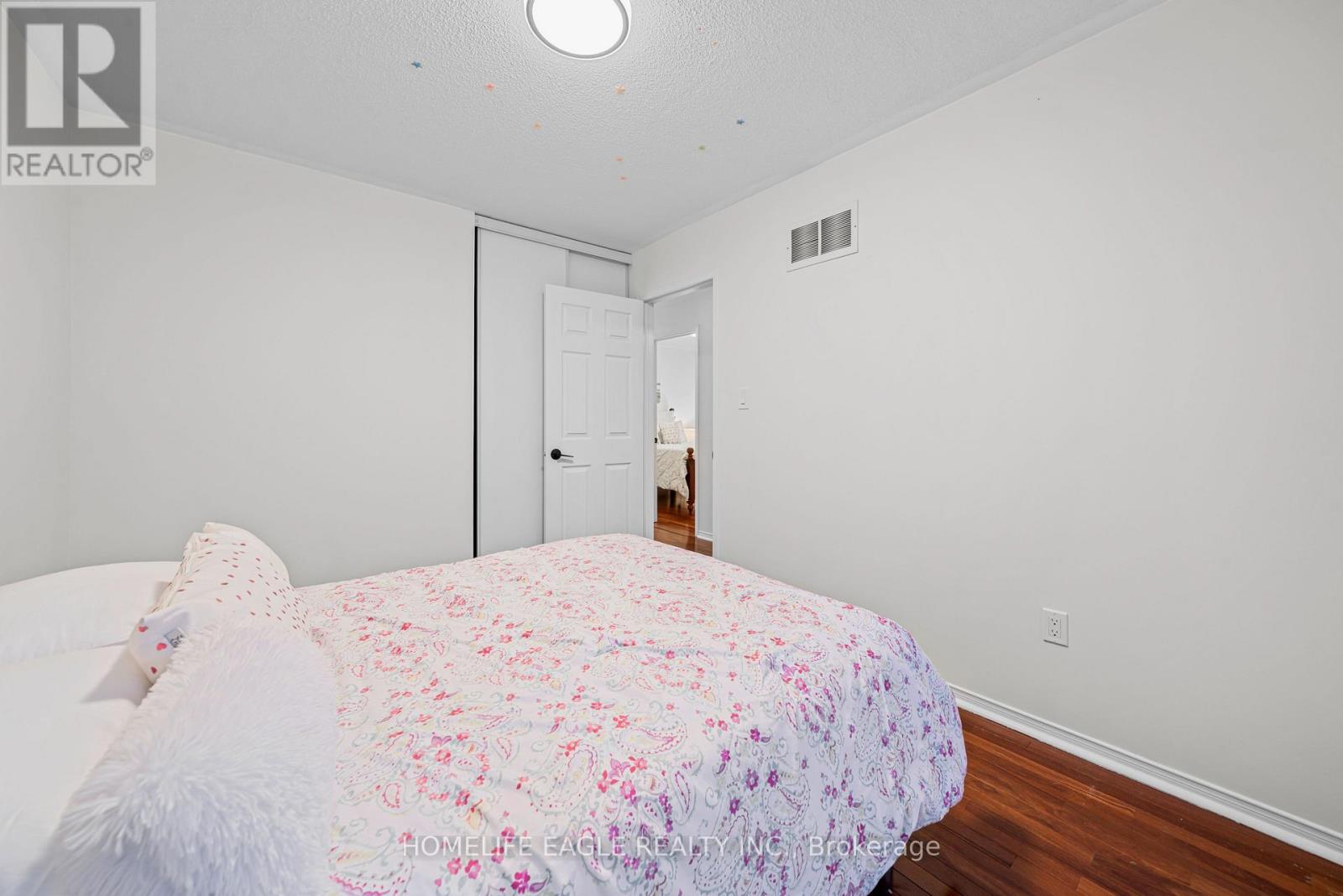 24 Ridgefield Court, Brampton, Ontario  L6P 1B4 - Photo 15 - W12740430