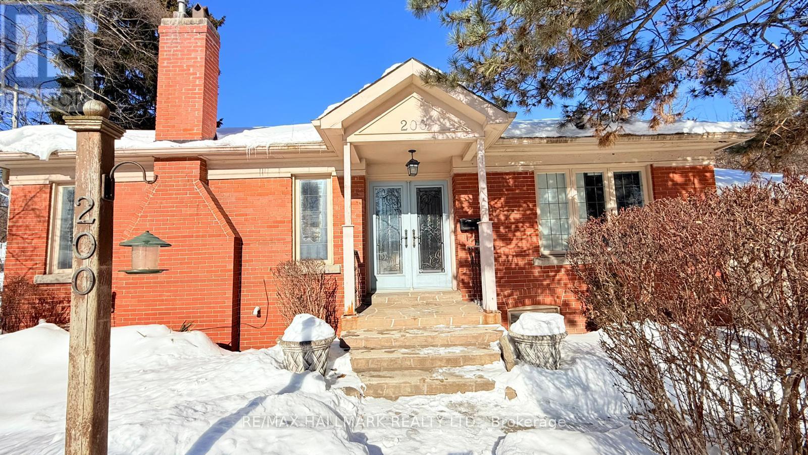 200 BERRY ROAD, Toronto, Ontario