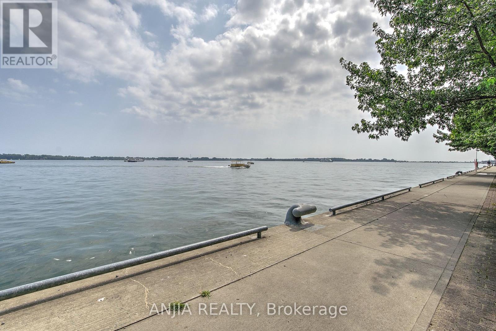 Ph1209 - 29 Queens Quay E, Toronto, Ontario  M5E 0A4 - Photo 16 - C12743794