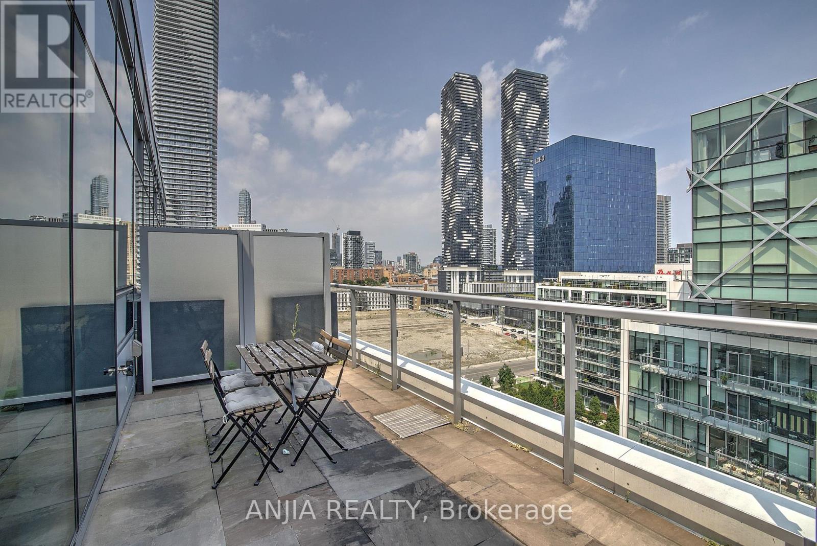 Ph1209 - 29 Queens Quay E, Toronto, Ontario  M5E 0A4 - Photo 2 - C12743794