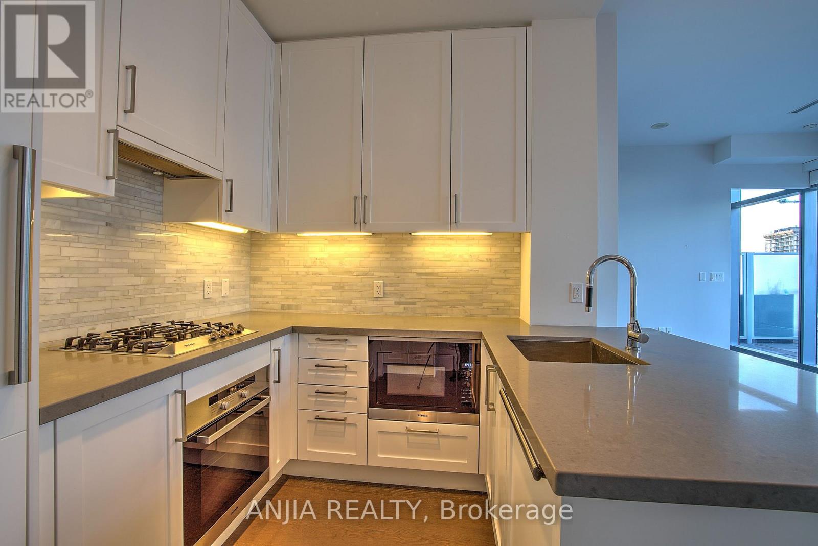 Ph1209 - 29 Queens Quay E, Toronto, Ontario  M5E 0A4 - Photo 32 - C12743794