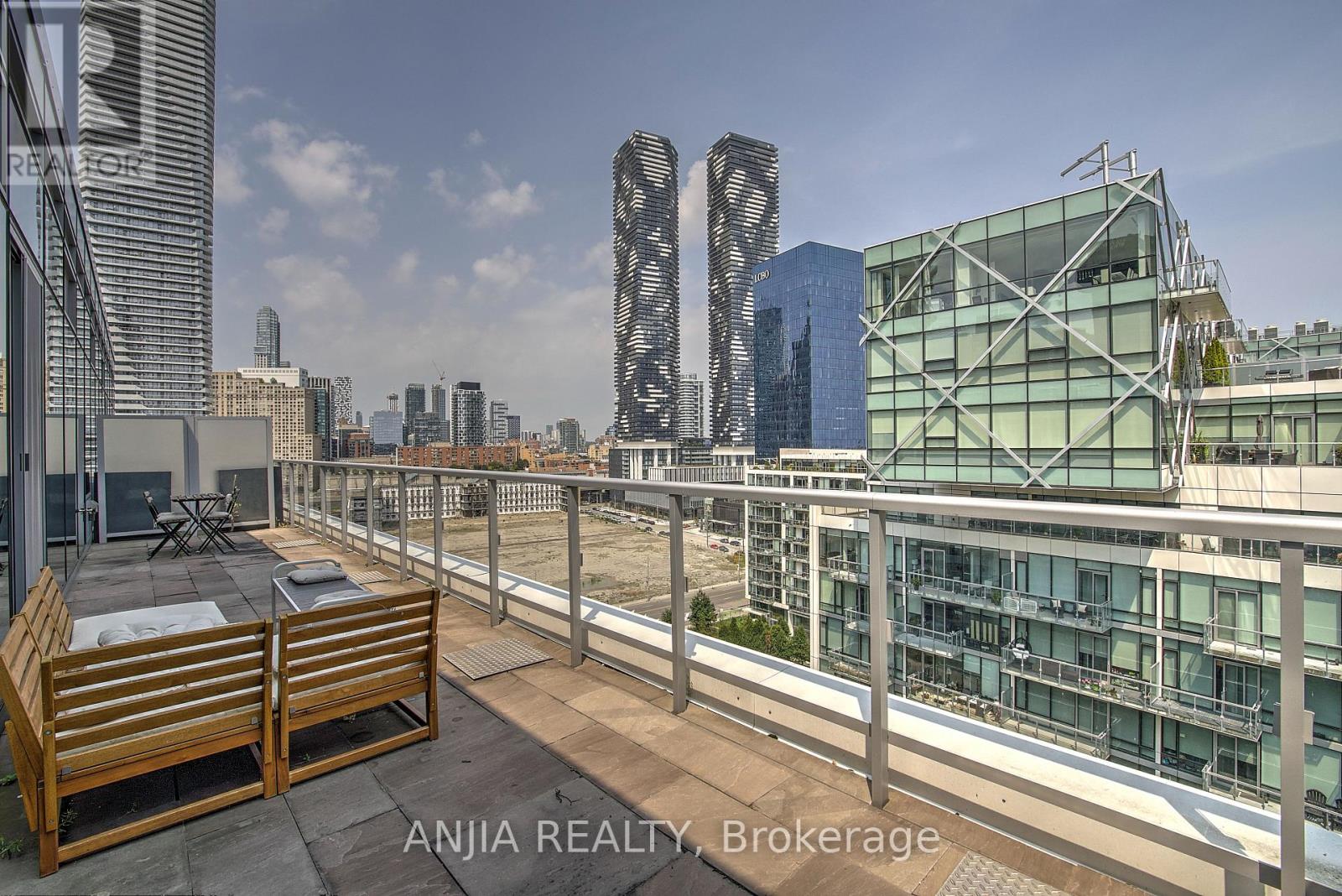 Ph1209 - 29 Queens Quay E, Toronto, Ontario  M5E 0A4 - Photo 5 - C12743794