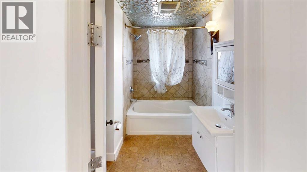 1505 8 Avenue S, Lethbridge, Alberta  T1J 1R4 - Photo 14 - A2282494