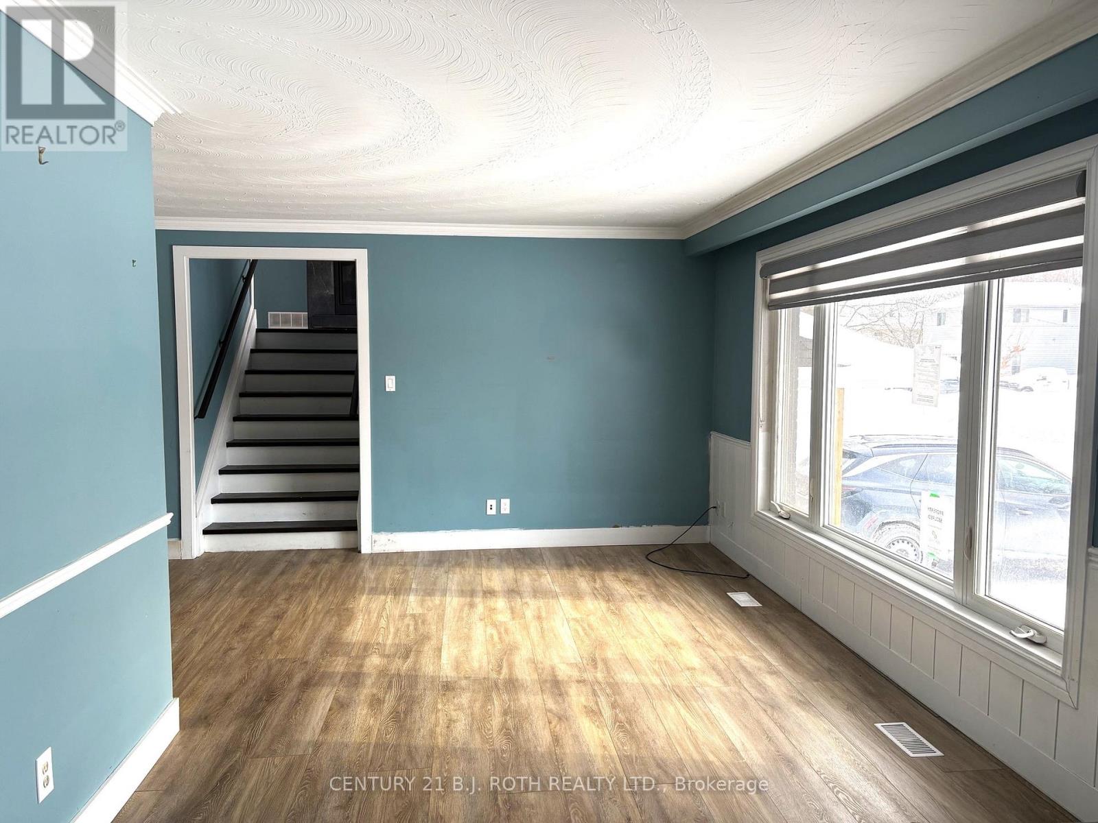 150 Nelson Street E, New Tecumseth, Ontario  L9R 1J5 - Photo 3 - N12743832