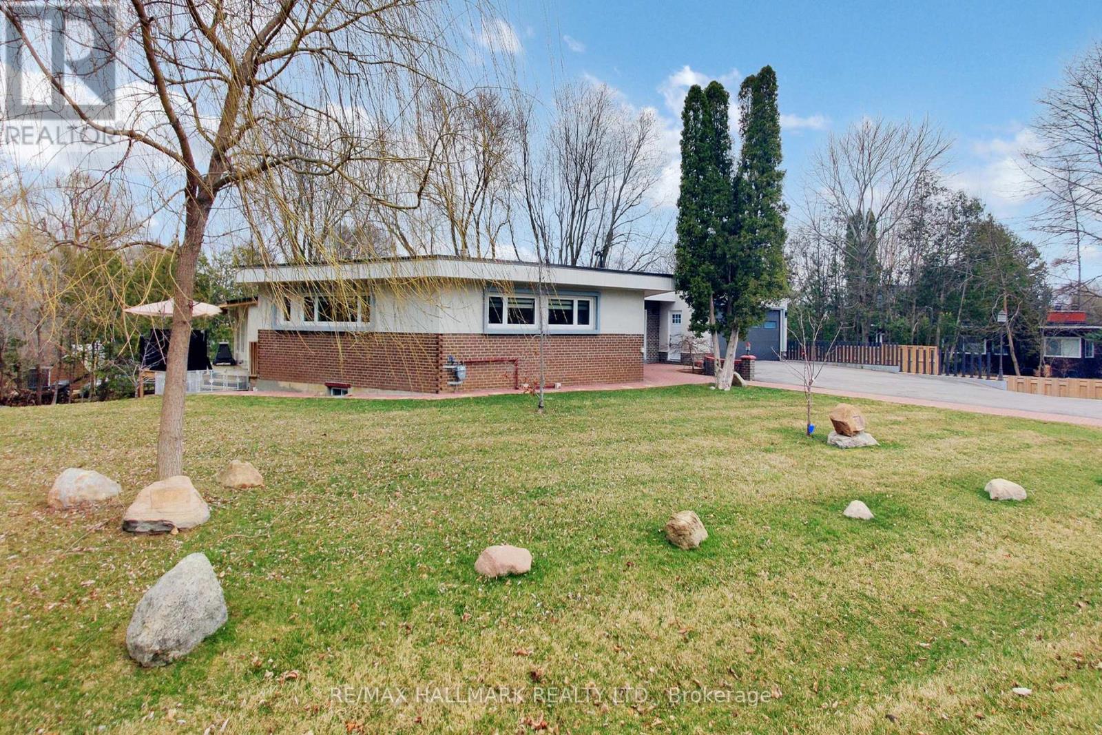 Main Floor - 115 Lynwood Crescent, King, Ontario  L0G 1N0 - Photo 2 - N12743908