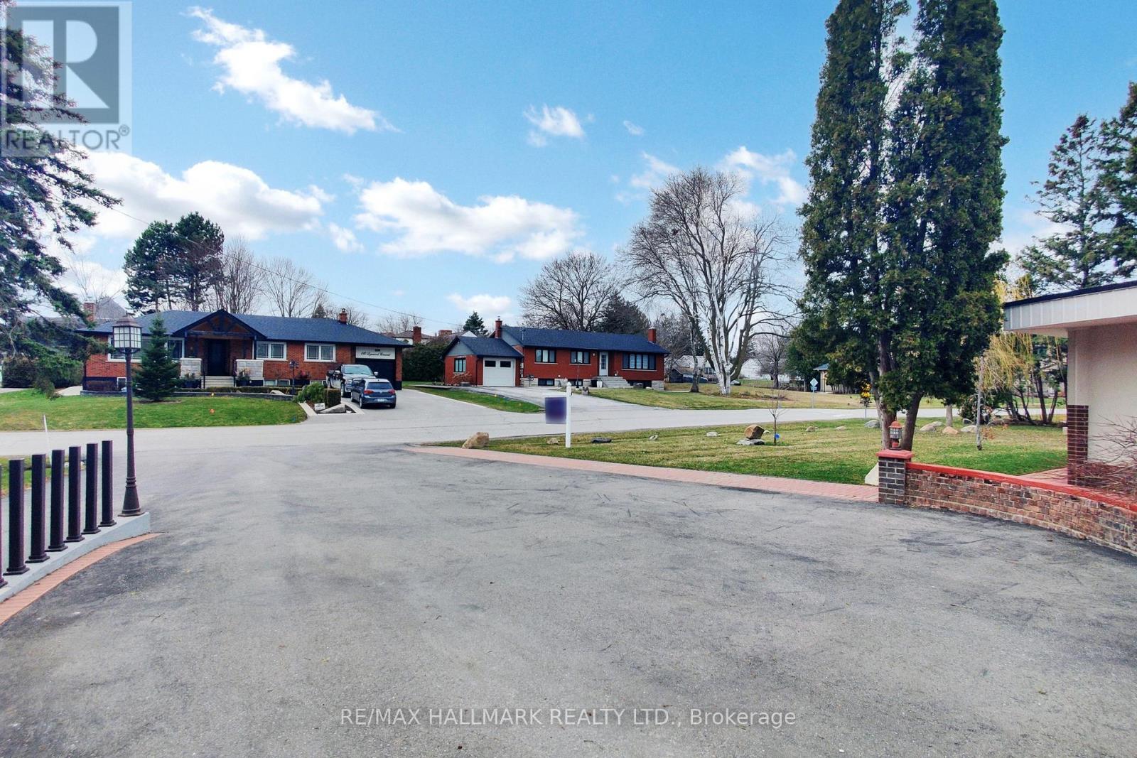 Main Floor - 115 Lynwood Crescent, King, Ontario  L0G 1N0 - Photo 4 - N12743908