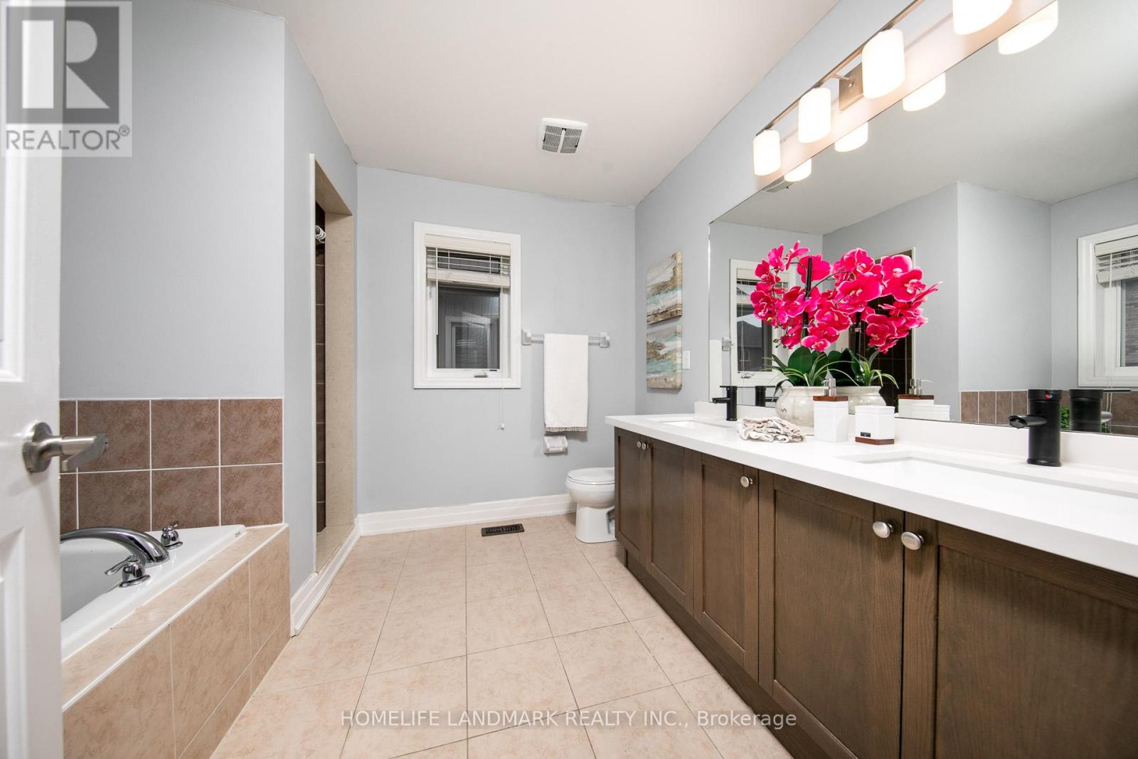 12 Fred Mason Street, Georgina, Ontario  L4P 0B7 - Photo 17 - N12743952