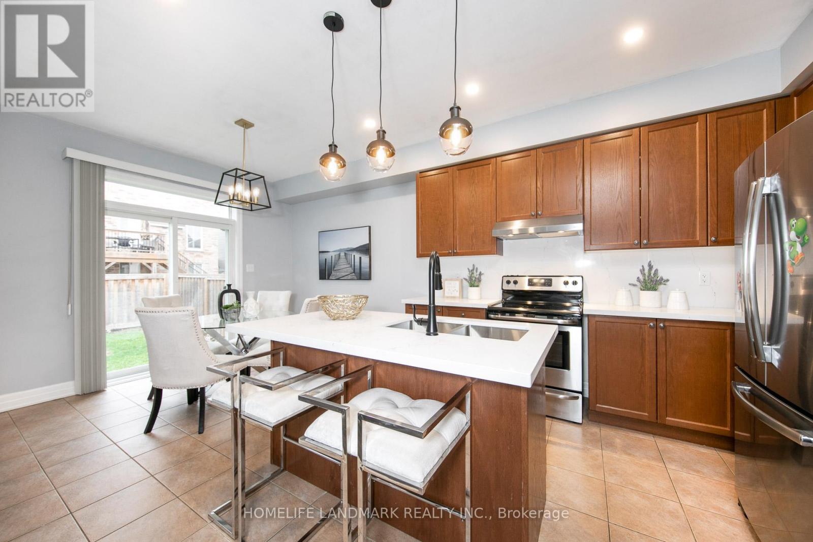 12 Fred Mason Street, Georgina, Ontario  L4P 0B7 - Photo 7 - N12743952