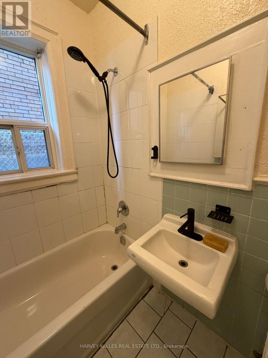 Unit # 103 - 105 Kenwood Avenue, Toronto, Ontario  M6C 2S1 - Photo 8 - C12743946