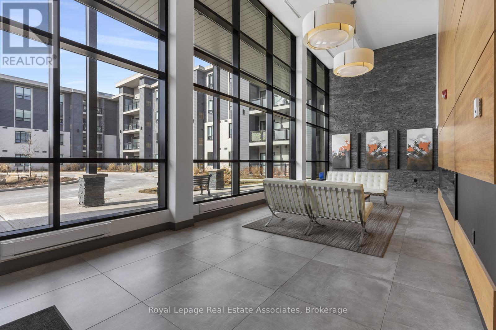 419 - 3170 Erin Mills Parkway, Mississauga, Ontario  L5L 0B6 - Photo 3 - W12743788