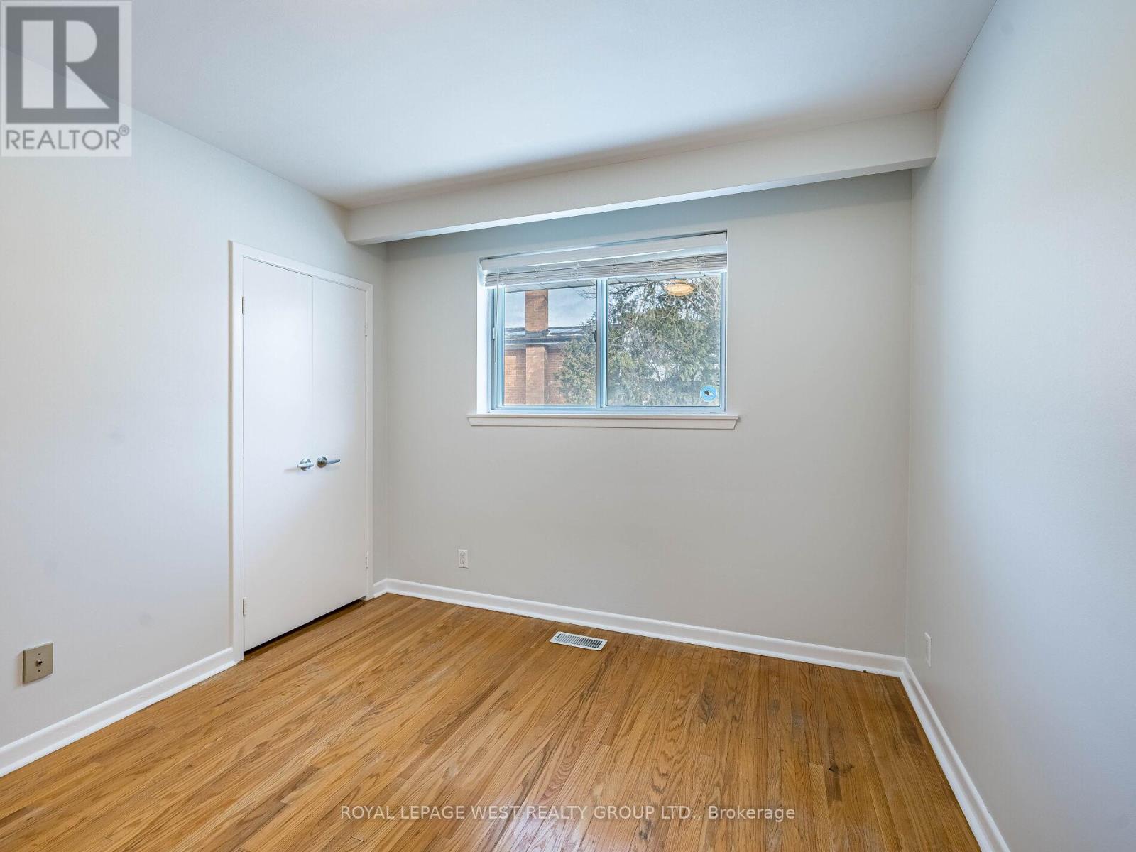 98 Mount Olive Drive, Toronto, Ontario  M9V 2E1 - Photo 11 - W12743816