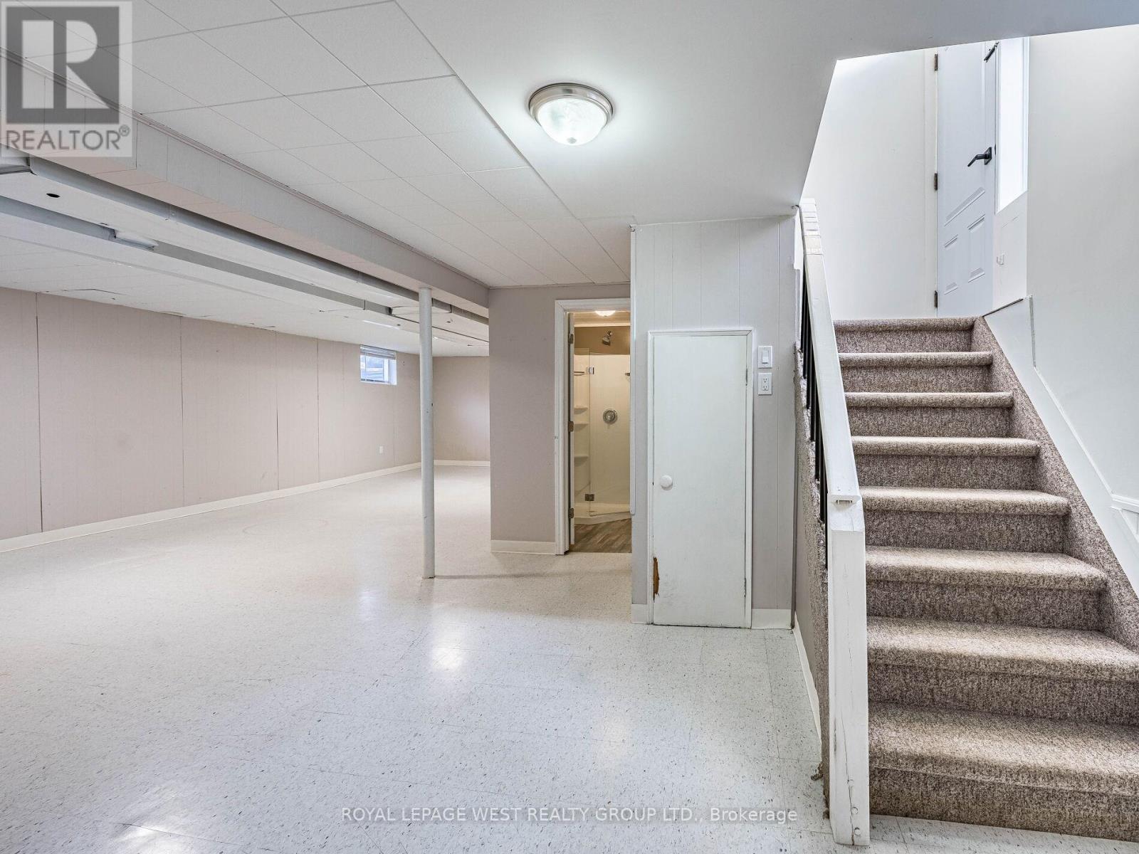 98 Mount Olive Drive, Toronto, Ontario  M9V 2E1 - Photo 14 - W12743816