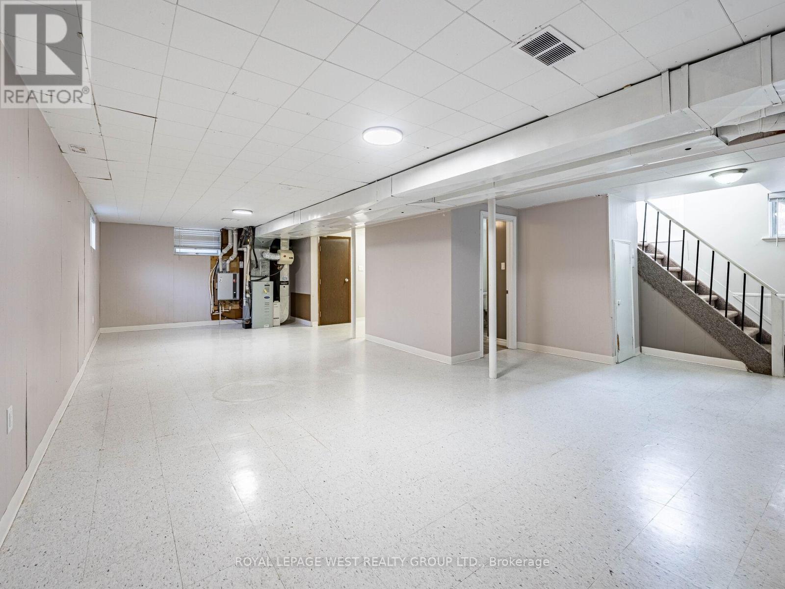 98 Mount Olive Drive, Toronto, Ontario  M9V 2E1 - Photo 15 - W12743816