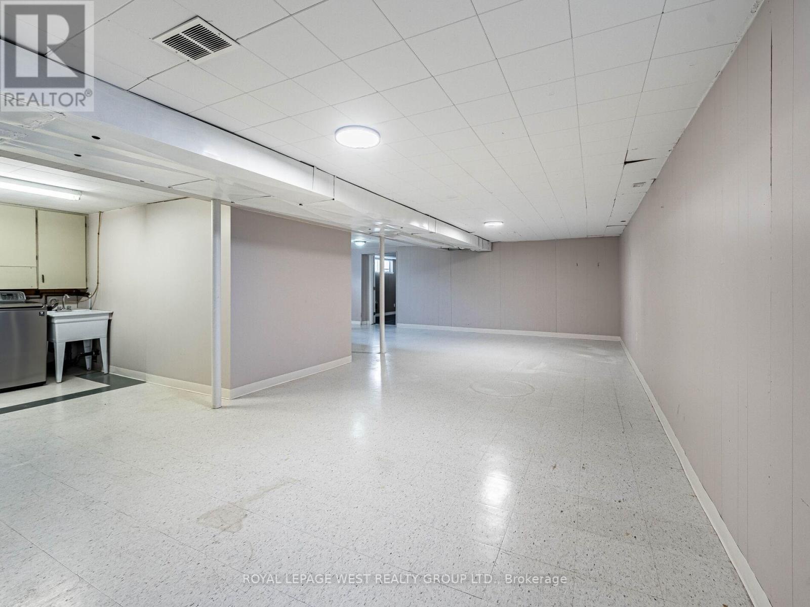 98 Mount Olive Drive, Toronto, Ontario  M9V 2E1 - Photo 16 - W12743816