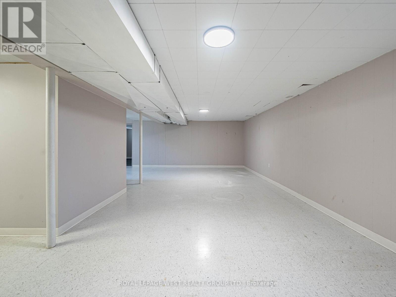 98 Mount Olive Drive, Toronto, Ontario  M9V 2E1 - Photo 17 - W12743816