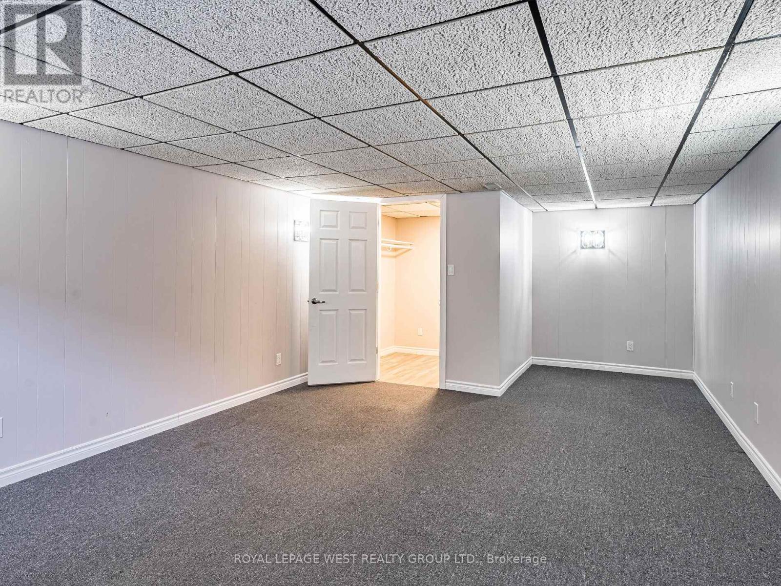 98 Mount Olive Drive, Toronto, Ontario  M9V 2E1 - Photo 18 - W12743816