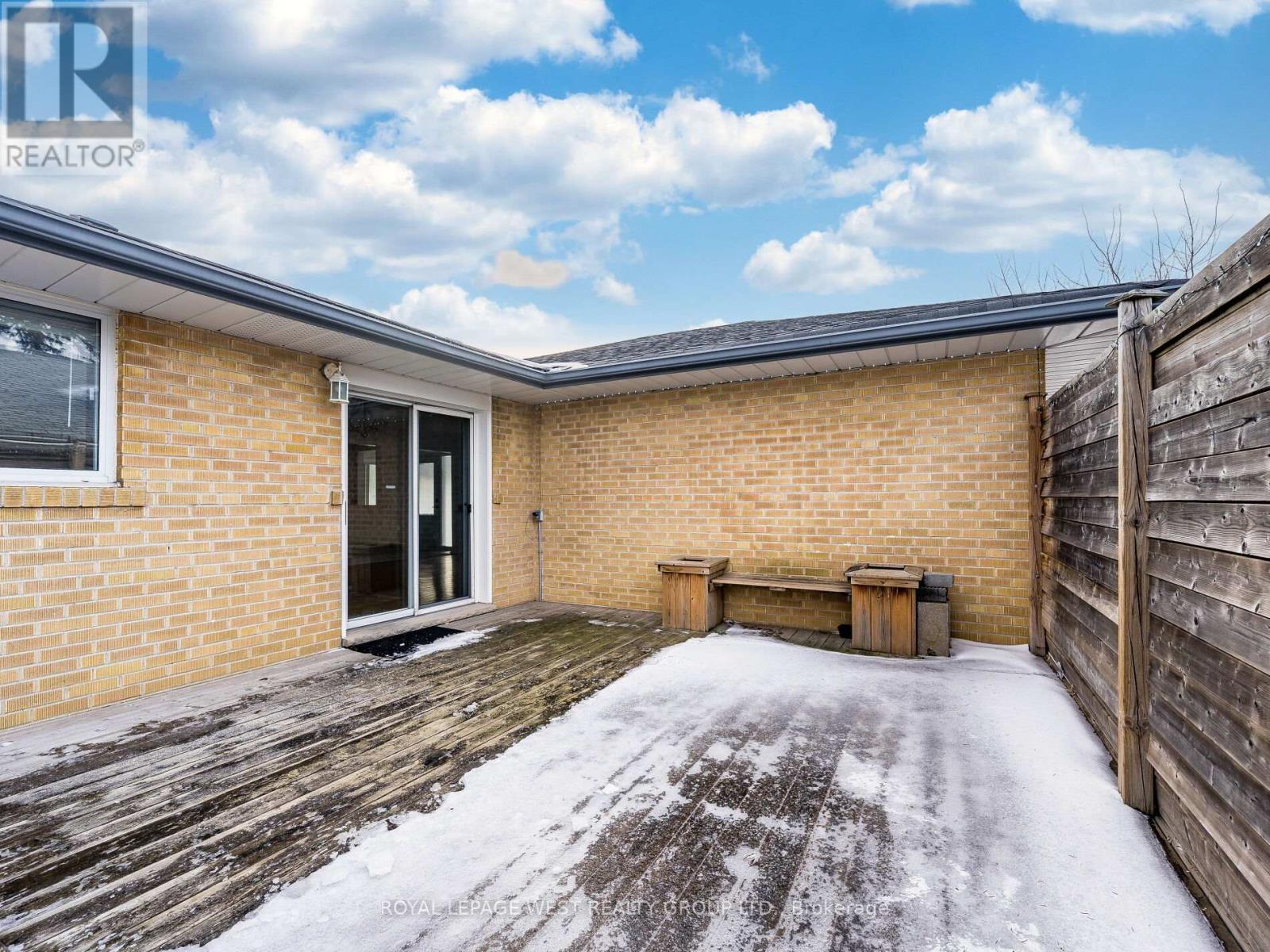 98 Mount Olive Drive, Toronto, Ontario  M9V 2E1 - Photo 23 - W12743816