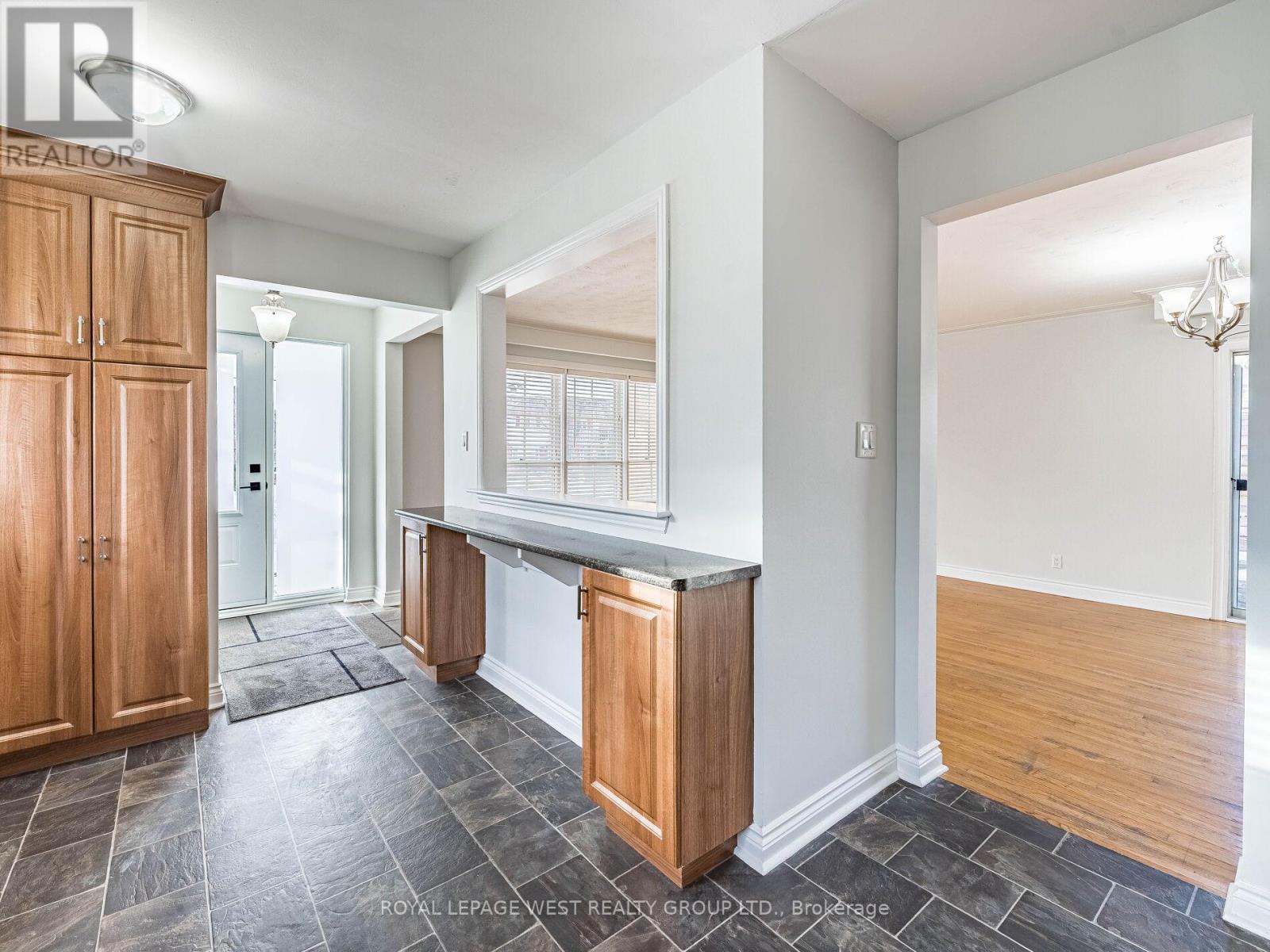 98 Mount Olive Drive, Toronto, Ontario  M9V 2E1 - Photo 9 - W12743816